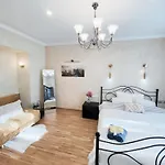 Romantic Old Town Hideaway Appartement *