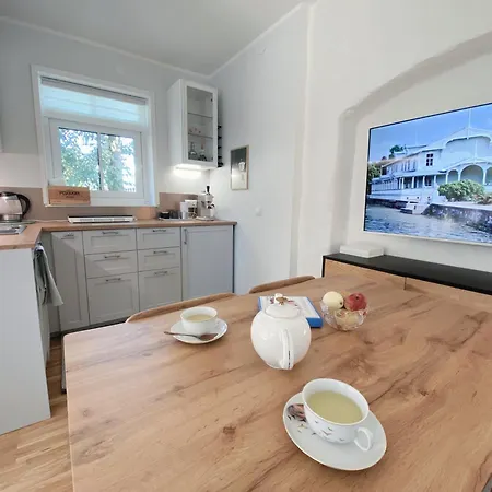 Romantic Old Town Hideaway *