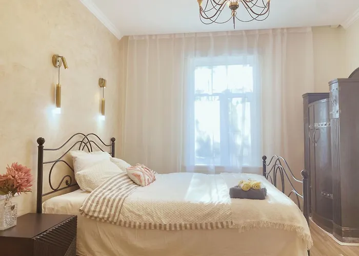 Romantic Old Town Hideaway