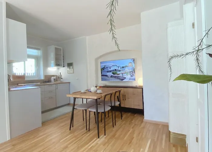 Romantic Old Town Hideaway Lägenhet *