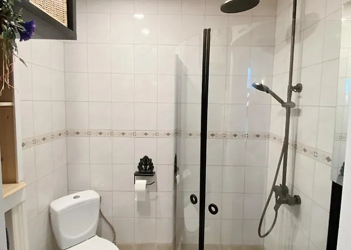 Romantic Old Town Hideaway Lägenhet